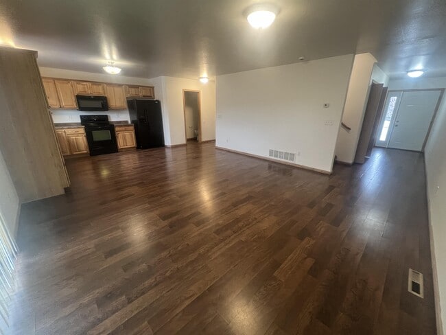 Building Photo - 3322 8th St W