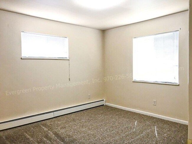 Building Photo - 1700 Larch St