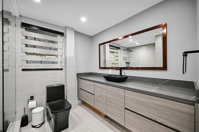 Building Photo - 145 NE 49th St