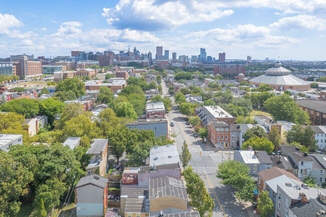 Building Photo - Spacious 2BR/2.5BA Townhome with Finished Basement & Extra Storage