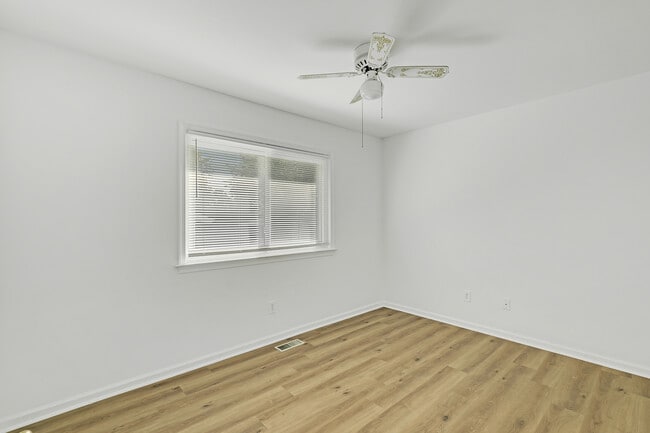 Building Photo - 106 Harris Creek Rd