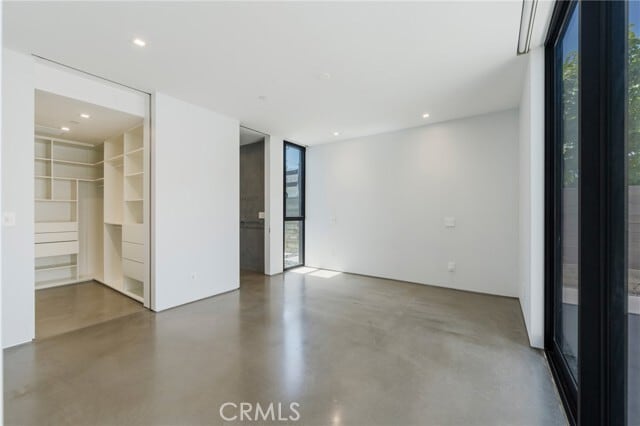 Building Photo - 762 Rosecrans Ave