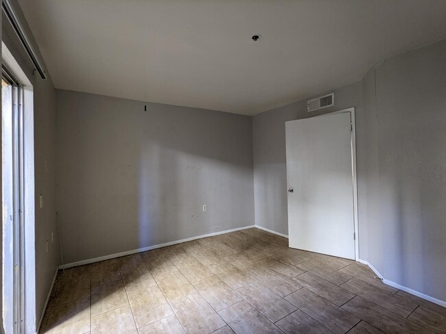 Building Photo - 12221 W Bell Rd