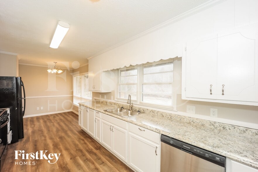 Building Photo - 347 Judy Dr