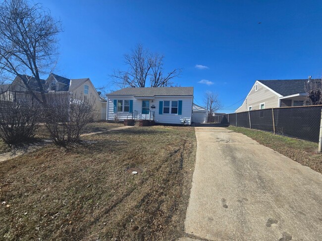 Building Photo - Cute 2 bedroom & 1 bath Home in Shawnee!