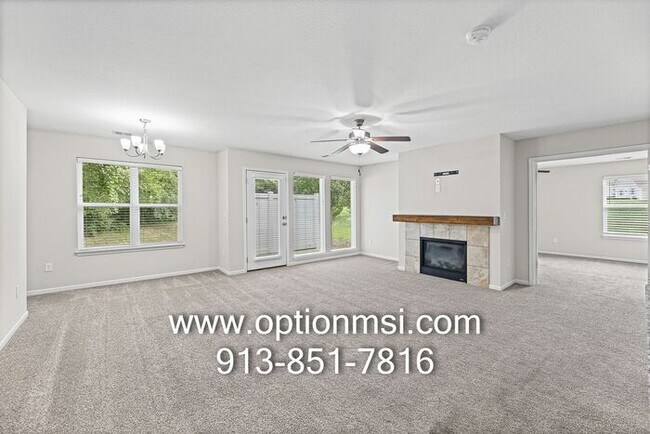 Building Photo - Beautifully Updated Liberty Home in a Prime Location!