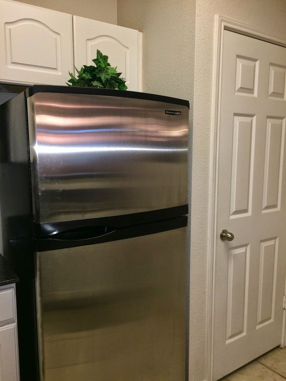 Stainless Steel Appliances - 1330 Old Spanish Trail