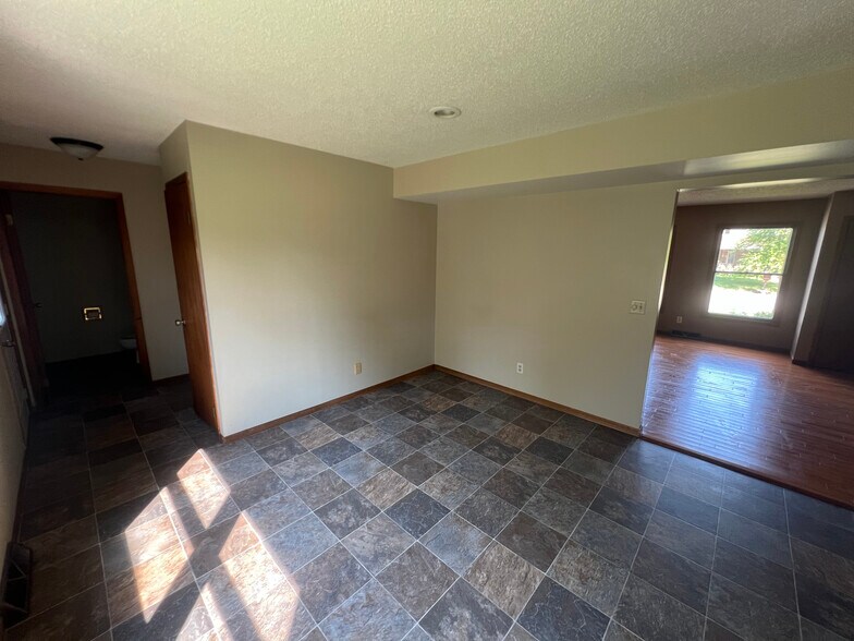 Building Photo - 3322 Glendale Ave