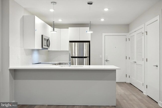 Building Photo - 3449 Scotts Ln