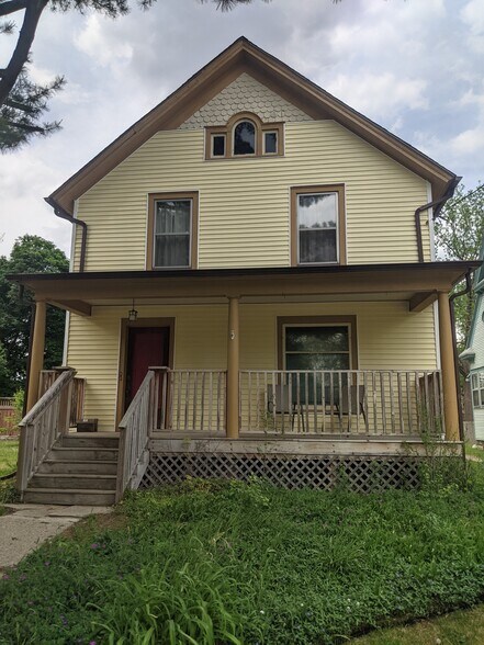 Front of Home - 732 W Shiawassee St