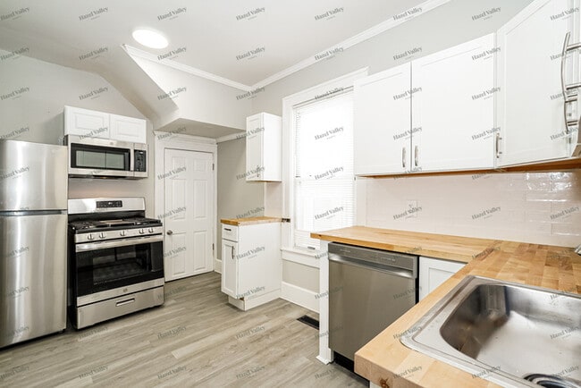 Building Photo - 156 S Eureka Ave