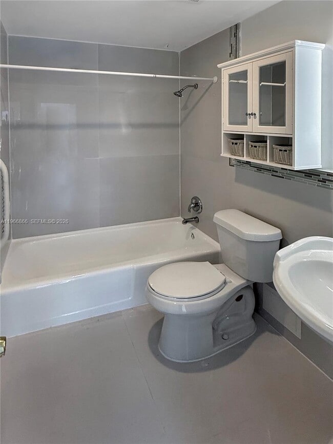 Building Photo - 852 SW 1st St