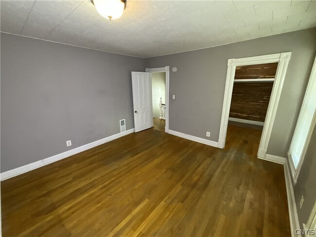 Building Photo - 622 Sherman St
