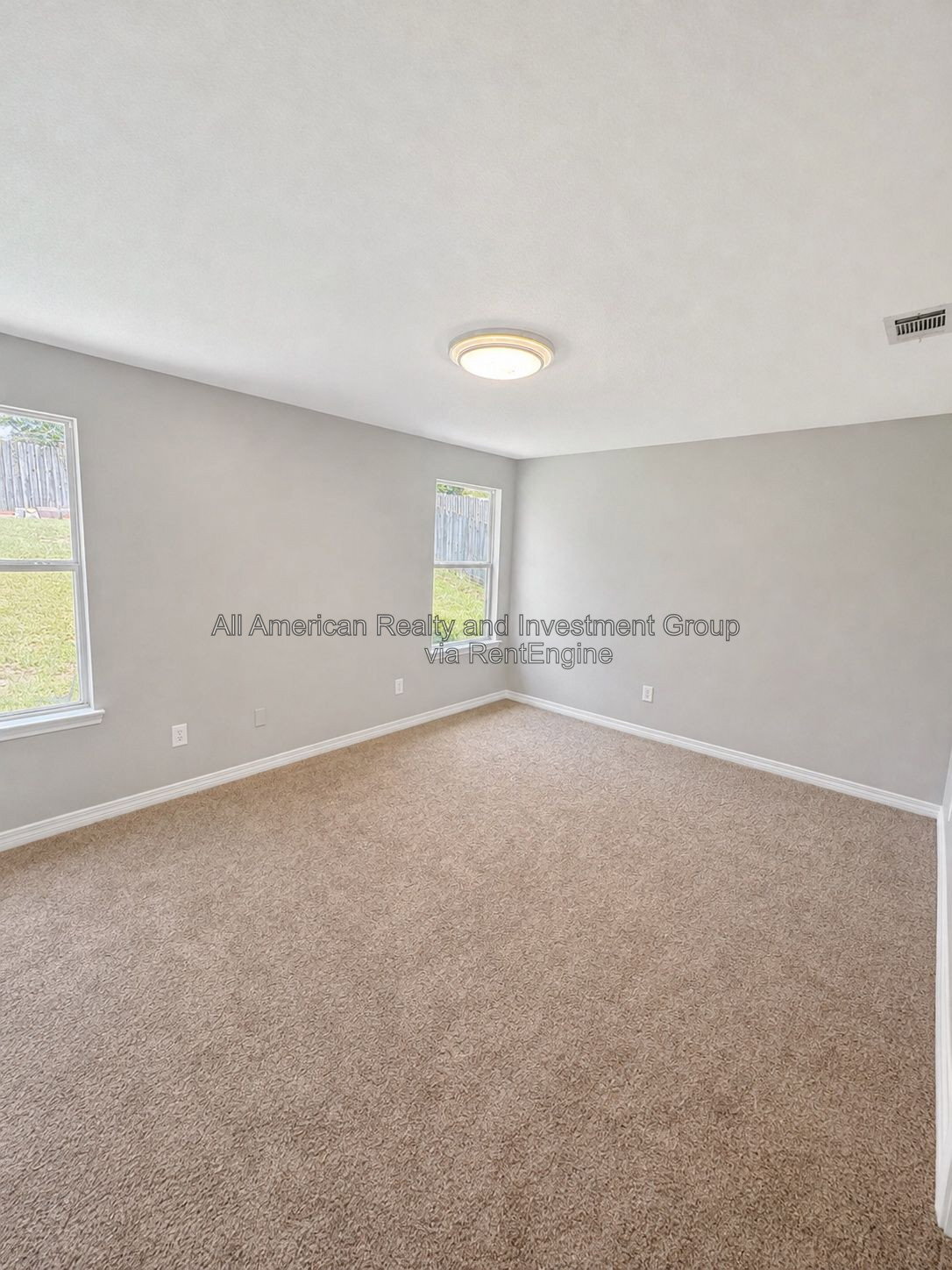 Building Photo - 216 Lustan Dr
