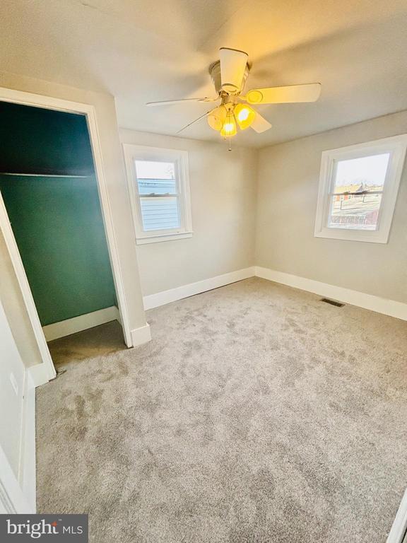 Building Photo - 243 Hall St