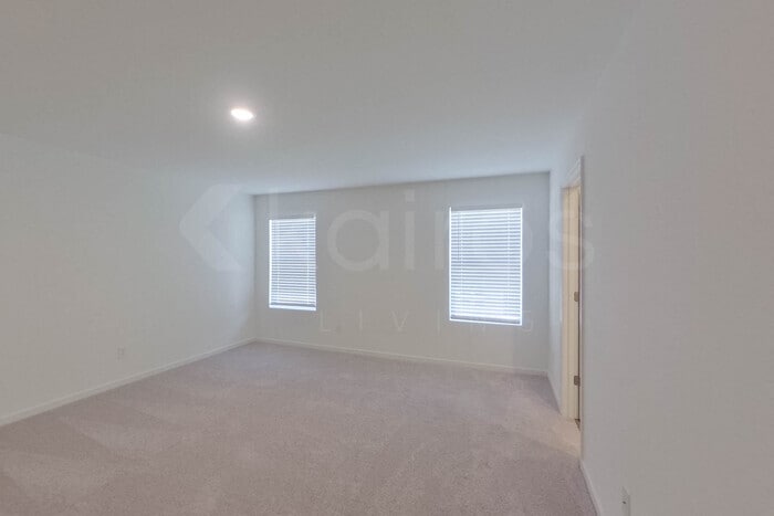 Building Photo - 103 Flat Rock Ml Trl