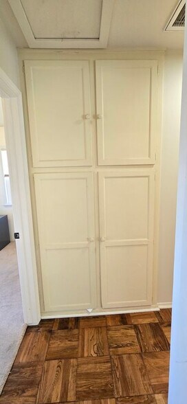 Building Photo - 3244 Hackett Ave