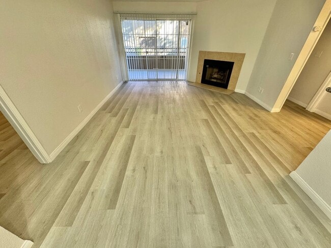 Building Photo - CHARMING WEST LAS VEGAS HOME W/ 2 BD 2 BR IN 2ND STORY CONDO