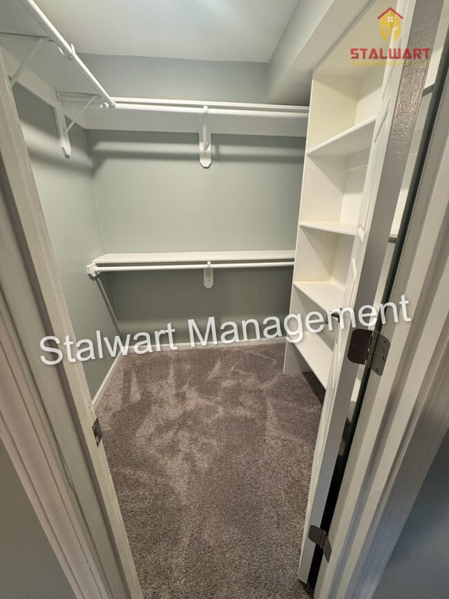 Building Photo - Maintenance free living in Blue Valley School district