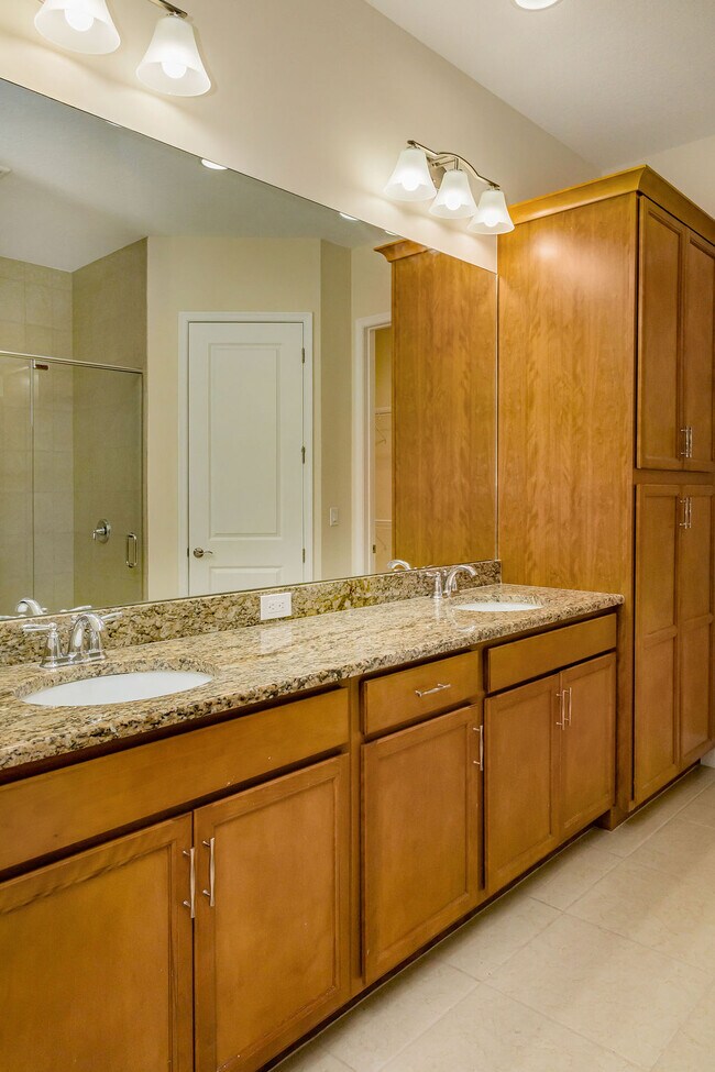 Building Photo - 15323 Goldfinch Cir