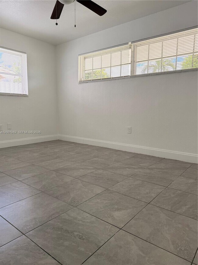 Building Photo - 6613 Evergreen Dr