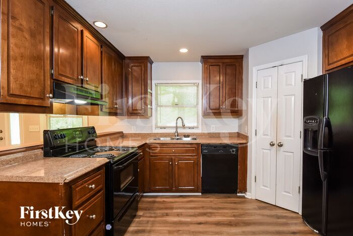 Building Photo - 155 Sweetwater Creek Cove