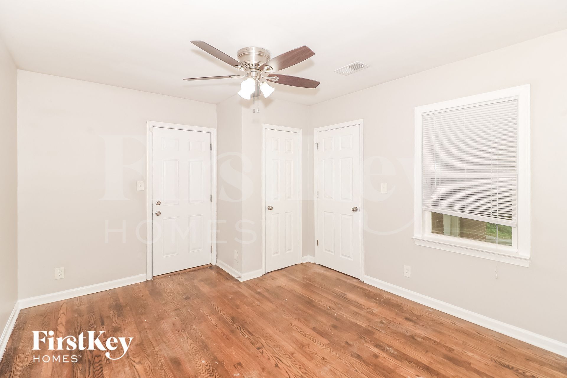 Building Photo - 2802 Glenvalley Dr