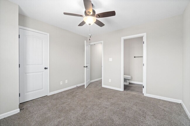 Building Photo - 1007 Glenkirk Dr