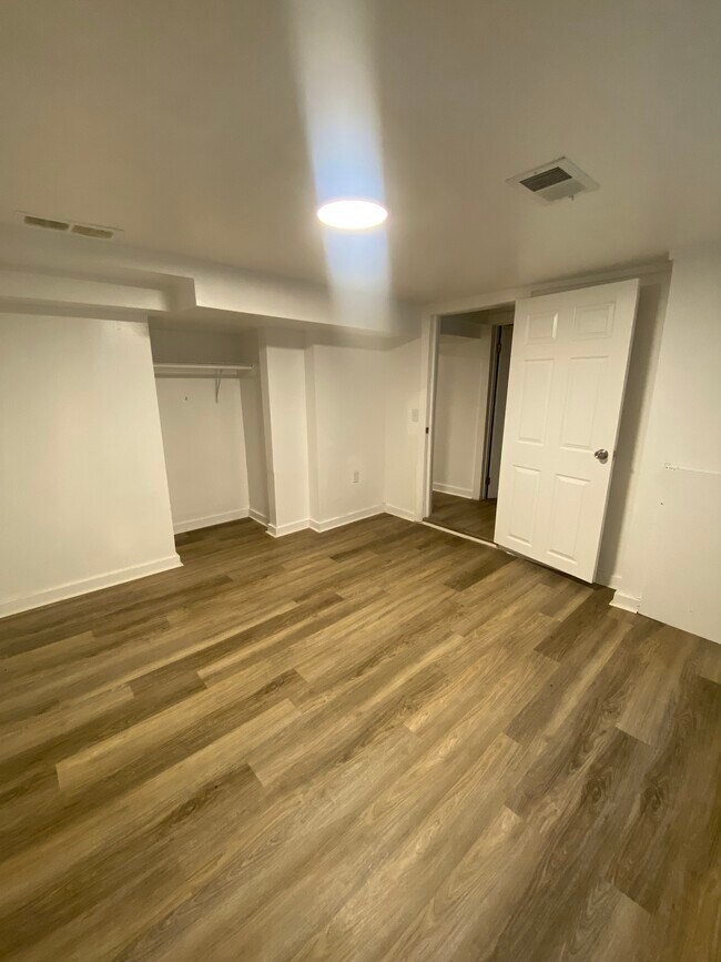 Building Photo - 4046 Taylor Blvd