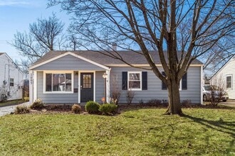 Building Photo - 3 BEDROOMS, 1 FULL BATHROOM + 2 CAR Carport Beautiful Single Family house available to show NOW f...