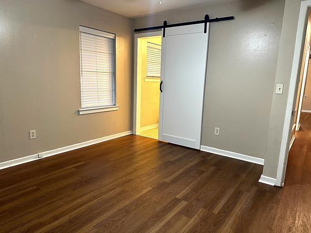 Building Photo - 605 Valle Vista Dr