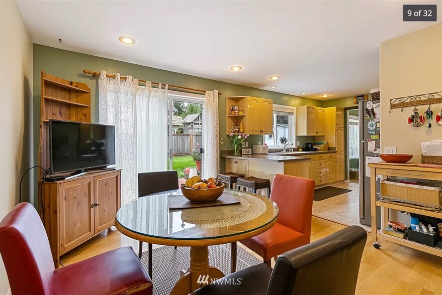 Family/dining - 1317 Ethan Ct