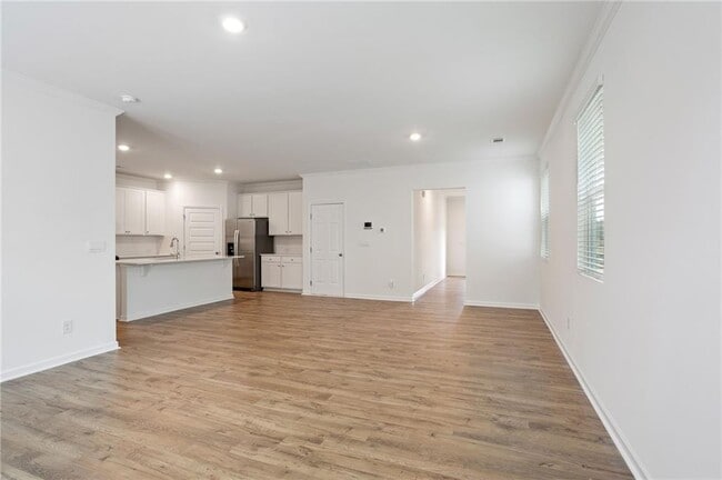 Building Photo - 6072 Knickerbocker St