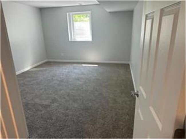 Building Photo - 468 Thomas Ave W