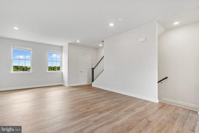 Building Photo - 16626 Green Glade Dr