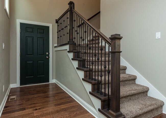 Building Photo - Perfect Single Family Home in Norwalk