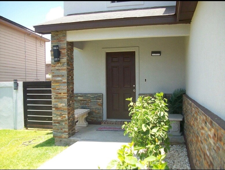 Building Photo - 409 Pargo Dr