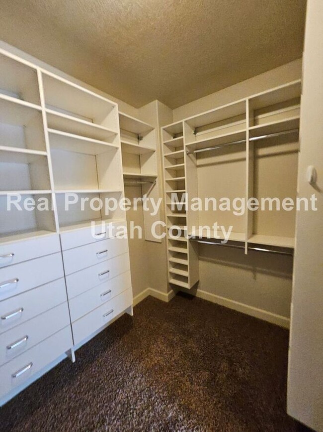 Building Photo - 950 N 940 W