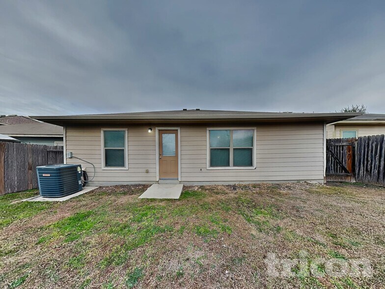 Building Photo - 5118 Badland Beacon