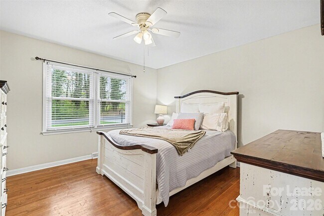 Building Photo - 113 Suncrest Rd