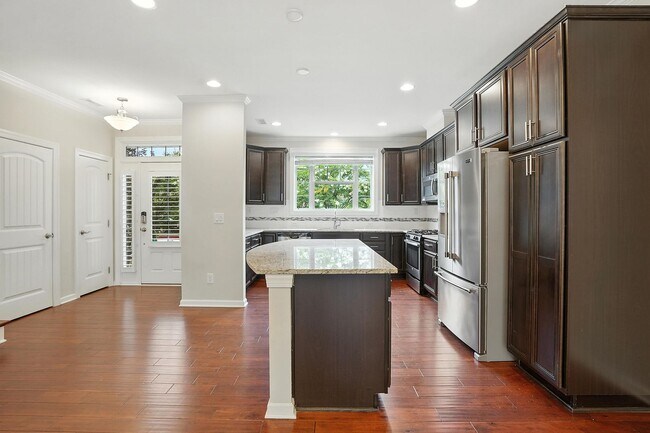 Building Photo - ABSOLUTELY GEORGOUS 2 STORY TOWNHOUSE IN CARY