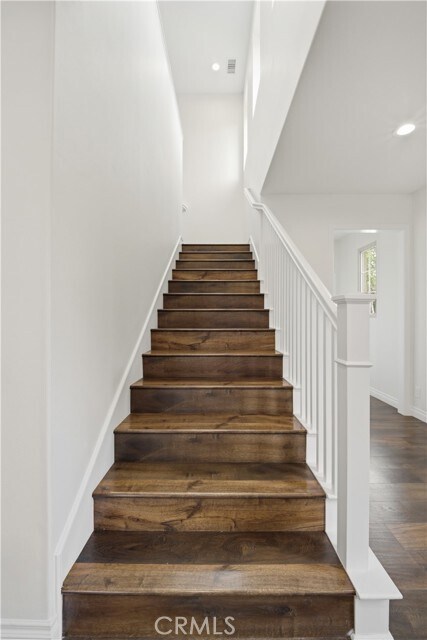 Building Photo - 64 Maple Ash