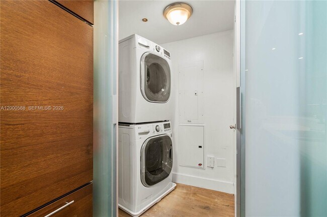 Building Photo - 450 Alton Rd