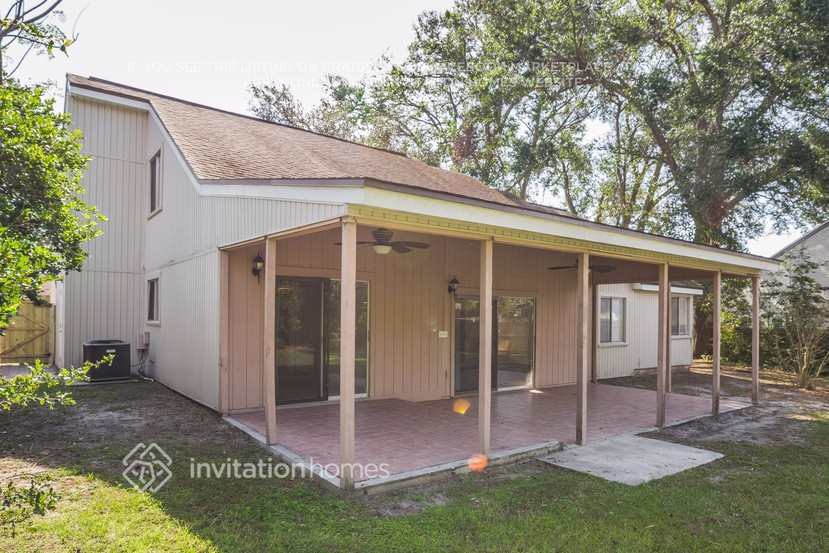 Building Photo - 1074 Windsong Cir