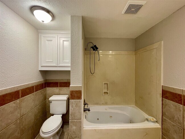 Building Photo - 16803 Castle Fraser Dr