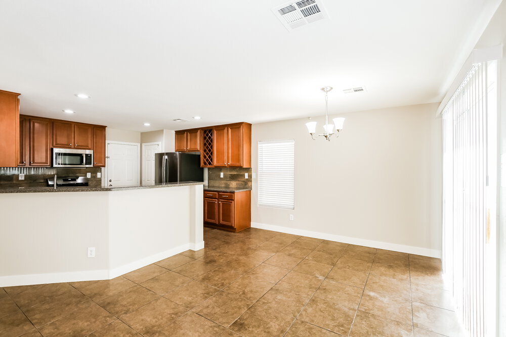Building Photo - 25 Copper Pine Ave