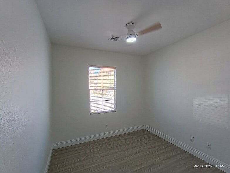 Building Photo - 7918 Mustang Canyon St