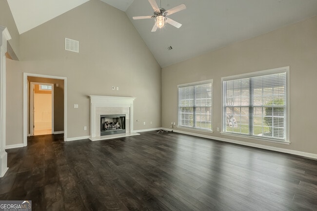 Building Photo - 120 Rosebay Ln