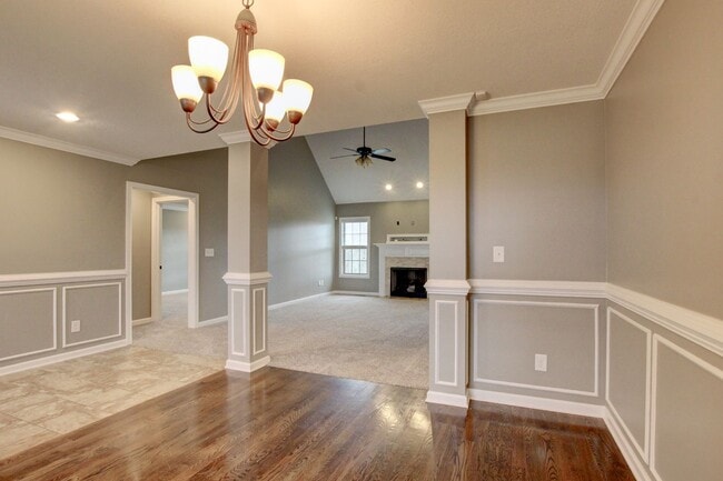 Building Photo - Executive Home on Cul de sac off exit 8.  Hurry.