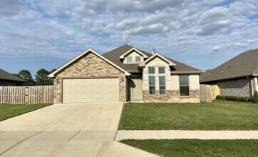 Building Photo - 3550 Macintosh Way